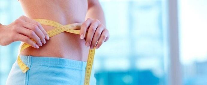 Měření objemu shozené váhy pomocí speciálních cviků na břicho